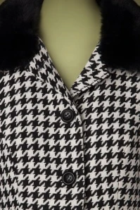 Vixen 50s Erin Faux Fur Coat In Houndstooth - Image 4